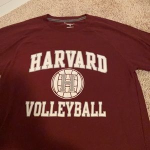 🚨Harvard volleyball shirt size m🚨